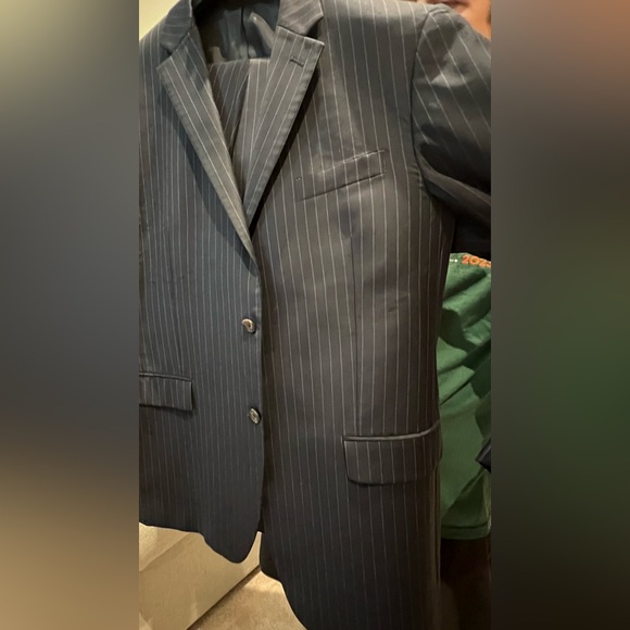 Suit Ralph Lauren Jacket and Pant. Navy blue color. Pants size 36, jacket 46R - Picture 3 of 10